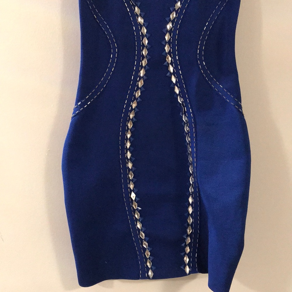 Dress - Picture 3 of 5